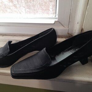 Rare Vintage Stuart Weitzman Black Mesh Pumps